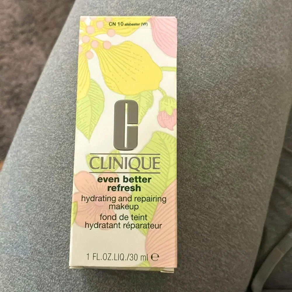 NEW Clinique Even Better Refresh foundation CN 10 Alabaster Hydrating Repairing